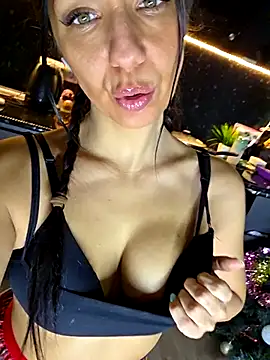 LeticiaWoods online show from 12.22.25