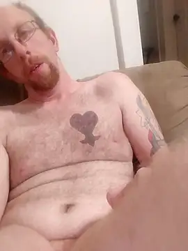 Snapshot of TaylorBlaze chatting on 11.16.25 TaylorBlaze online show from 11.16.25