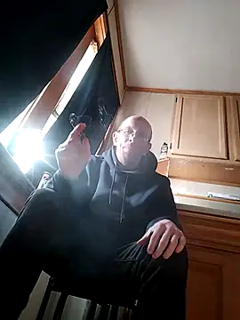 Snapshot of TaylorBlaze chatting on 02.24.26 TaylorBlaze online show from 02.24.26