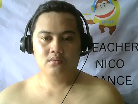 Yummy Tommy21 online show from 10.17.25