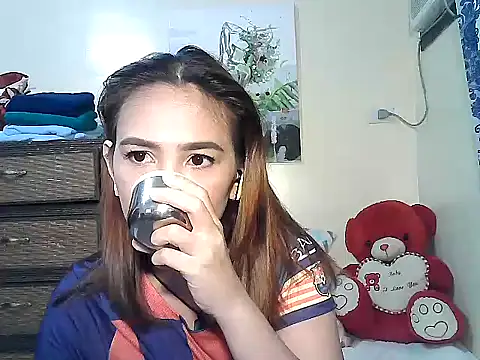 Kisses-13 online show from 11.18.25