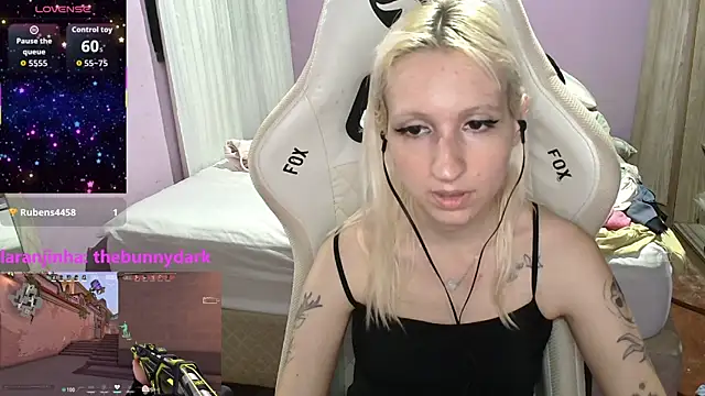 Snapshot of bunnydark00 chatting on 11.21.25 bunnydark00 online show from 11.21.25