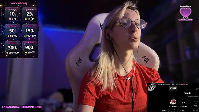 Snapshot of bunnydark00 chatting on 12.23.25 bunnydark00 online show from 12.23.25