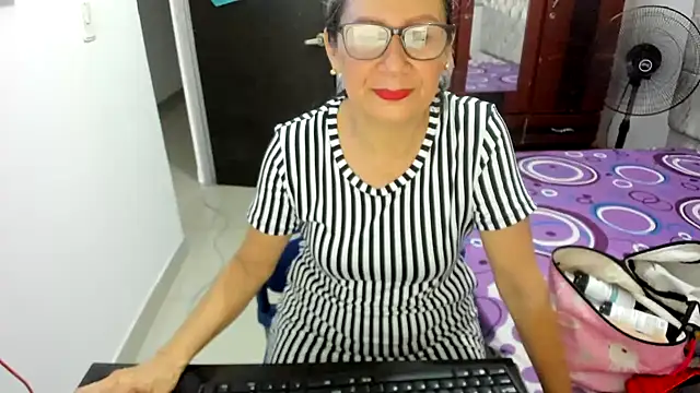 jademartin  online show from 01.29.25