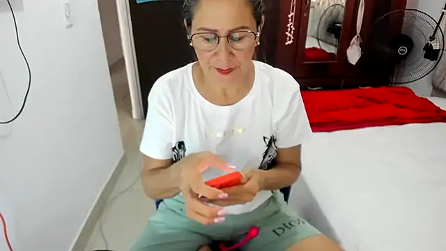 jademartin  online show from 03.17.25