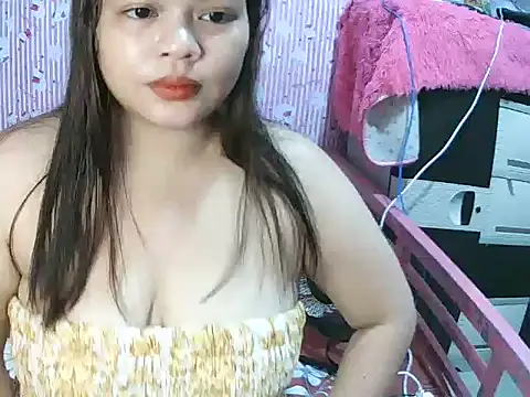 Snapshot of shaira4u chatting on 04.19.26 shaira4u online show from 04.19.26