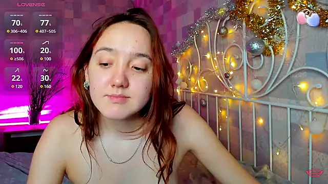 Snapshot of Fera1_Berry chatting on 12.14.24 Fera1 Berry online show from 12.14.24