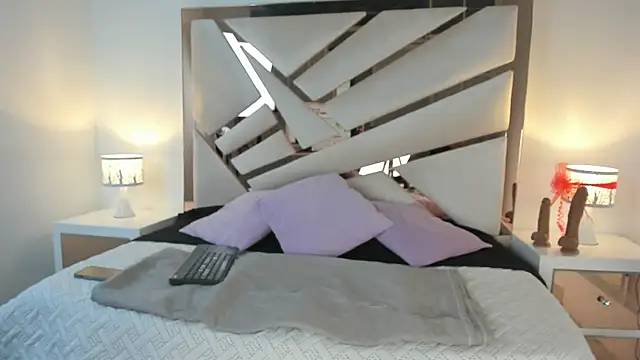 Snapshot of Naughty__Mom chatting on 12.29.24 Naughty Mom online show from 12.29.24