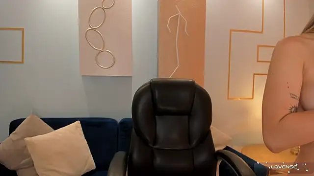 EveBensonX online show from 01.11.25