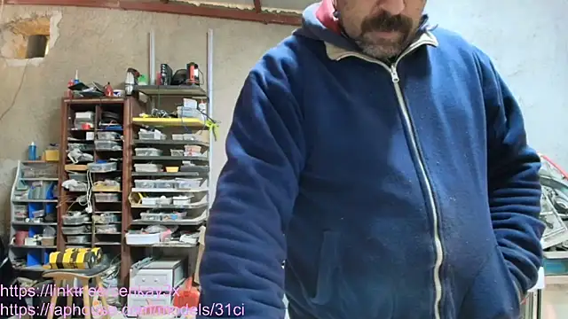 Snapshot of masculine_bear_daddy chatting on 12.22.25 masculine bear daddy online show from 12.22.25