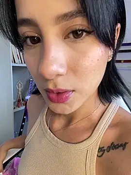 Snapshot of Ale_Lewis chatting on 12.07.24 Ale Lewis online show from 12.07.24