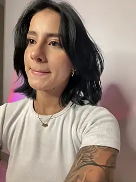 Snapshot of Ale_Lewis chatting on 02.18.25 Ale Lewis online show from 02.18.25