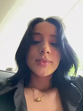 Snapshot of Ale_Lewis chatting on 03.03.25 Ale Lewis online show from 03.03.25