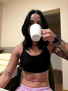 Ale Lewis online show from 11.06.25