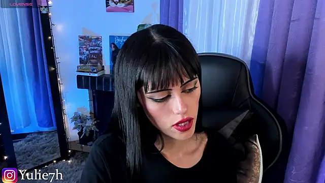 Snapshot of _Jessy_Moon_ chatting on 04.17.26 Jessy Moon online show from 04.17.26