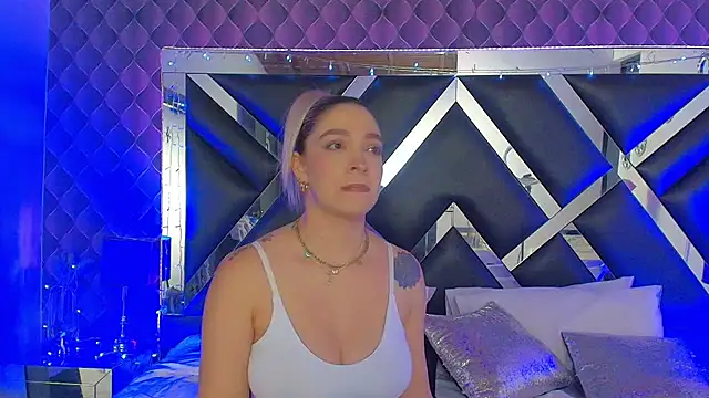 victoriaa lee  online show from 01.09.26