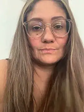 Snapshot of gabiTetas chatting on 12.14.24 gabiTetas online show from 12.14.24