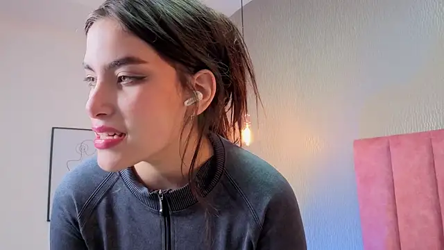 Alexa Thaylor  online show from 01.11.26