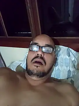 Snapshot of RobertoBuzios22 chatting on 09.26.25 RobertoBuzios22 online show from 09.26.25