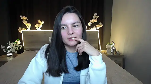 Snapshot of JasmineAsha chatting on 04.18.26 JasmineAsha online show from 04.18.26