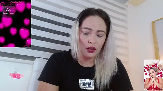 Snapshot of WANDAFOXX1 chatting on 03.13.25 WANDAFOXX1 online show from 03.13.25