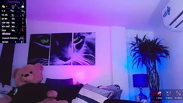 Snapshot of Sophiesweet5 chatting on 11.13.25 Sophiesweet5 online show from 11.13.25