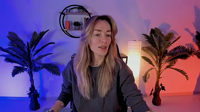 Snapshot of RebeccaMartinez chatting on 01.19.25 RebeccaMartinez online show from 01.19.25