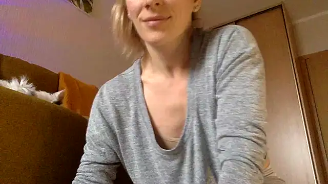 Snapshot of RebeccaMartinez chatting on 03.07.25 RebeccaMartinez online show from 03.07.25