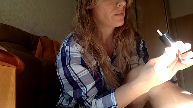 Snapshot of RebeccaMartinez chatting on 03.10.25 RebeccaMartinez online show from 03.10.25