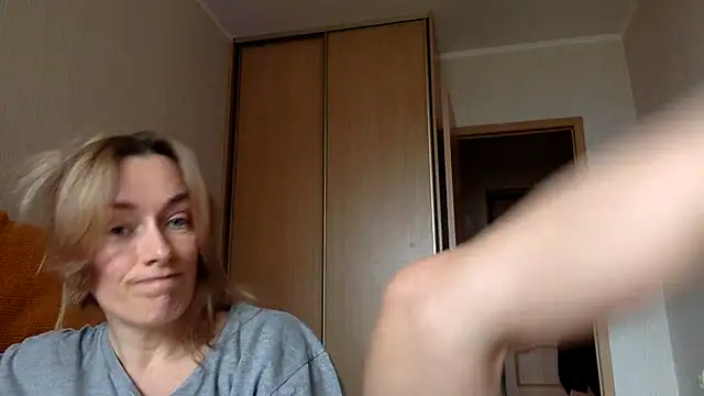 Snapshot of RebeccaMartinez chatting on 03.14.25 RebeccaMartinez online show from 03.14.25