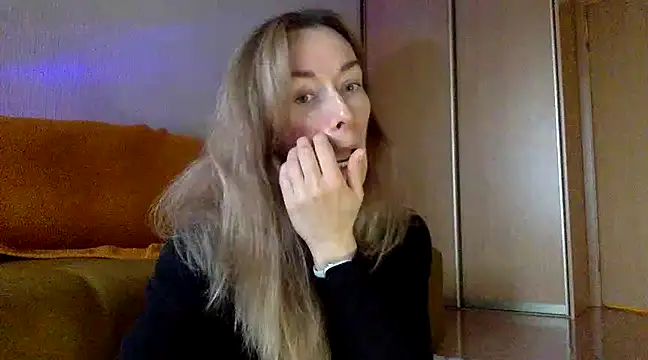 Snapshot of RebeccaMartinez chatting on 03.14.25 RebeccaMartinez online show from 03.14.25