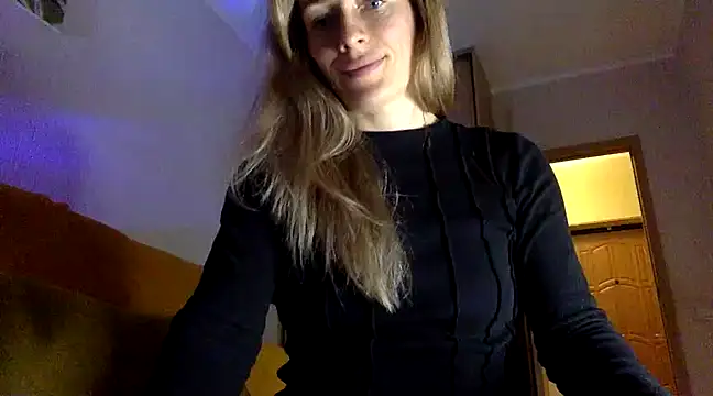 Snapshot of RebeccaMartinez chatting on 03.15.25 RebeccaMartinez online show from 03.15.25