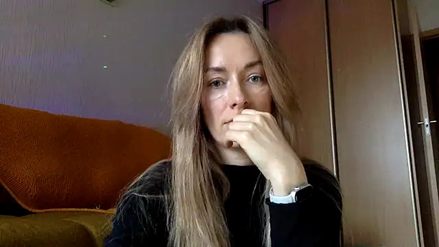 Snapshot of RebeccaMartinez chatting on 03.16.25 RebeccaMartinez online show from 03.16.25