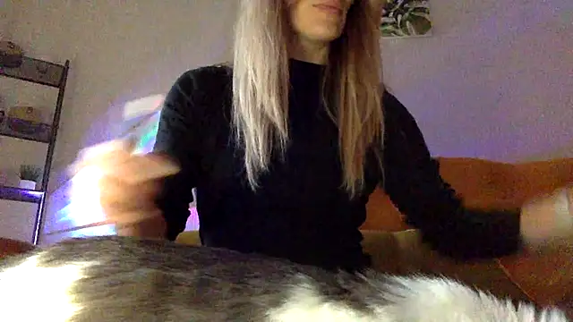 Snapshot of RebeccaMartinez chatting on 03.16.25 RebeccaMartinez online show from 03.16.25