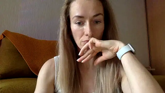 Snapshot of RebeccaMartinez chatting on 03.17.25 RebeccaMartinez online show from 03.17.25