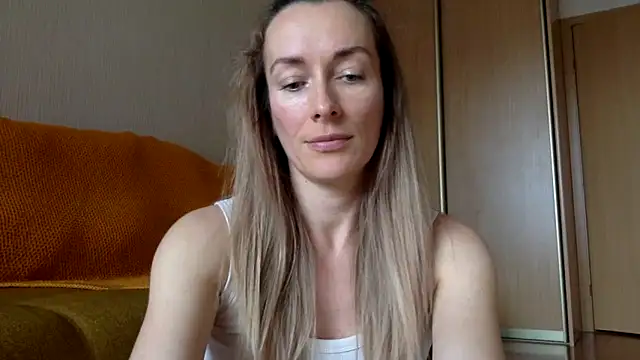 Snapshot of RebeccaMartinez chatting on 03.19.25 RebeccaMartinez online show from 03.19.25