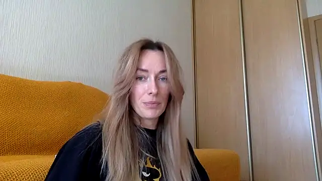 Snapshot of RebeccaMartinez chatting on 03.23.25 RebeccaMartinez online show from 03.23.25