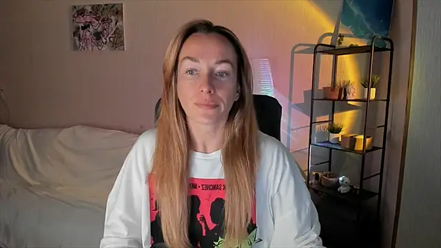 Snapshot of RebeccaMartinez chatting on 09.12.25 RebeccaMartinez online show from 09.12.25