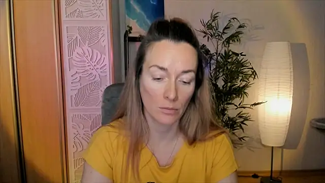 Snapshot of RebeccaMartinez chatting on 01.06.26 RebeccaMartinez online show from 01.06.26