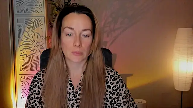 Snapshot of RebeccaMartinez chatting on 02.13.26 RebeccaMartinez online show from 02.13.26