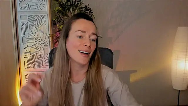 Snapshot of RebeccaMartinez chatting on 02.20.26 RebeccaMartinez online show from 02.20.26