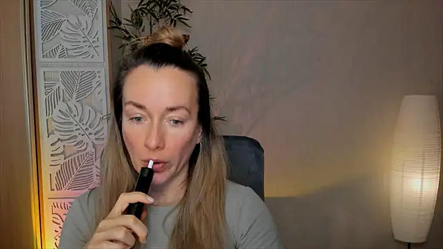 Snapshot of RebeccaMartinez chatting on 02.27.26 RebeccaMartinez online show from 02.27.26