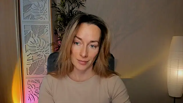 Snapshot of RebeccaMartinez chatting on 03.02.26 RebeccaMartinez online show from 03.02.26