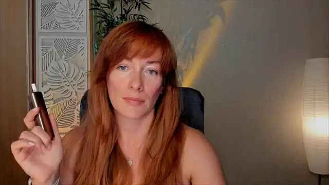 Snapshot of RebeccaMartinez chatting on 06.26.26 RebeccaMartinez online show from 06.26.26