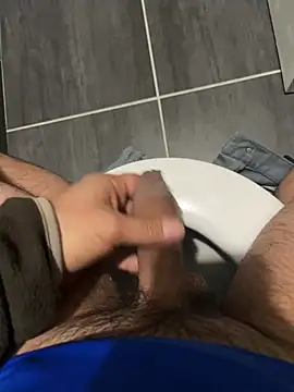 Snapshot of mattexhibe chatting on 03.08.25 mattexhibe online show from 03.08.25