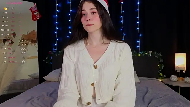 AuroraMari online show from 12.25.24