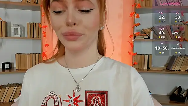 Snapshot of Phoenix_Margo chatting on 10.05.25 Phoenix Margo online show from 10.05.25