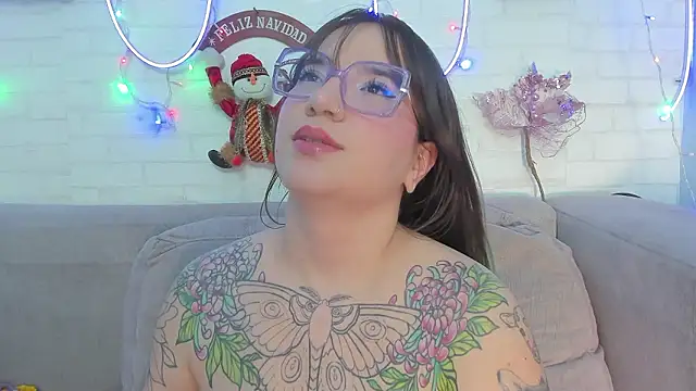 Snapshot of DEVA_BLUE_ chatting on 12.08.24 DEVA BLUE  online show from 12.08.24