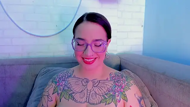 Snapshot of DEVA_BLUE_ chatting on 03.05.25 DEVA BLUE  online show from 03.05.25