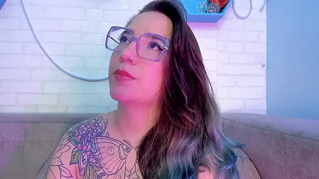 Snapshot of DEVA_BLUE_ chatting on 03.06.25 DEVA BLUE  online show from 03.06.25